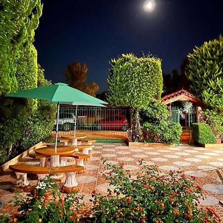 Hotel Moscopole Ksamil Bagian luar foto