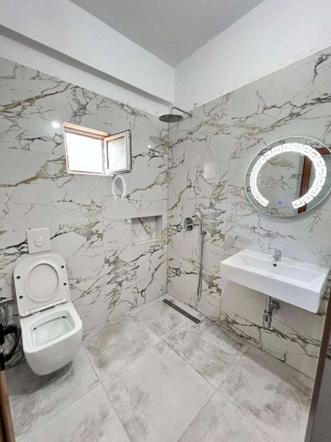 Hotel Moscopole Ksamil Bagian luar foto