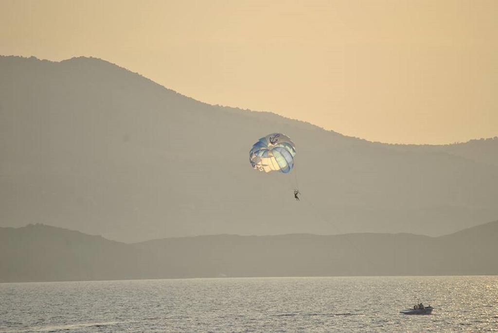 Hotel Moscopole Ksamil Bagian luar foto