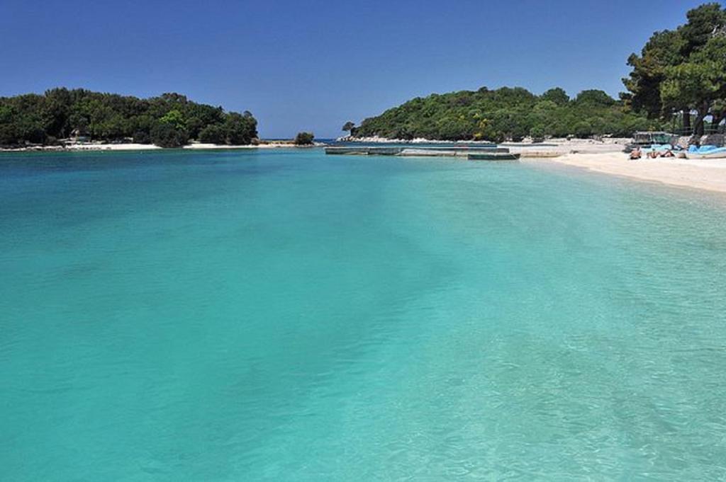 Hotel Moscopole Ksamil Bagian luar foto
